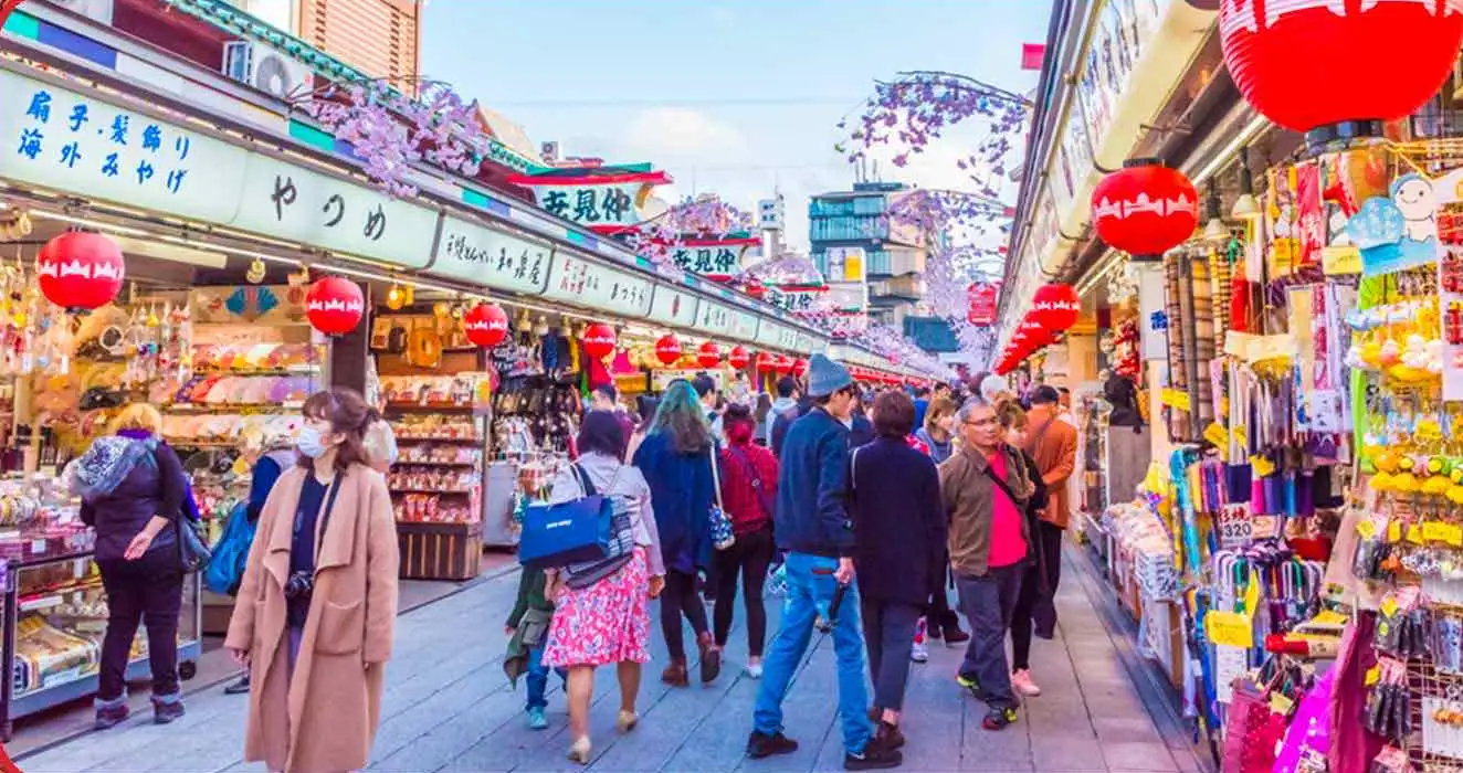 nakamise-dori-street